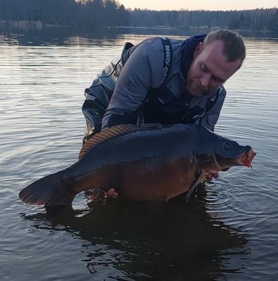 Christian Steinbuch bei der Abfischung